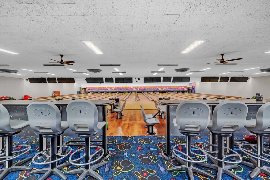 More Photos Of 905 Theodore St, Crest Hill Restaurant For Sale