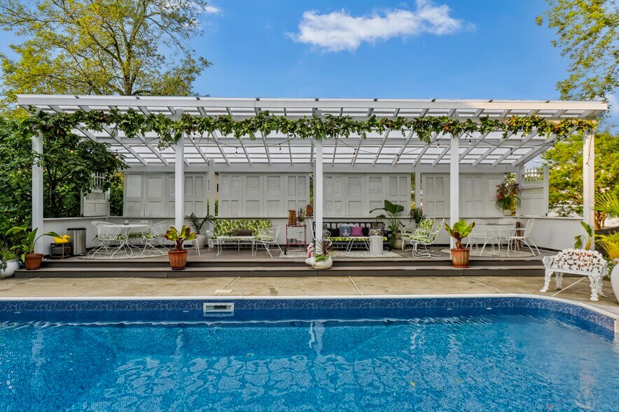 More Photos Of 3532 S Fulton Ave, Hapeville Lodge Meeting Hall For Sale