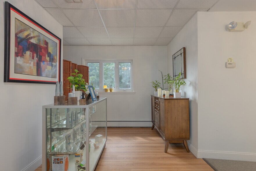 More Photos Of 189 S Pearl St, Pearl River Medical For Sale