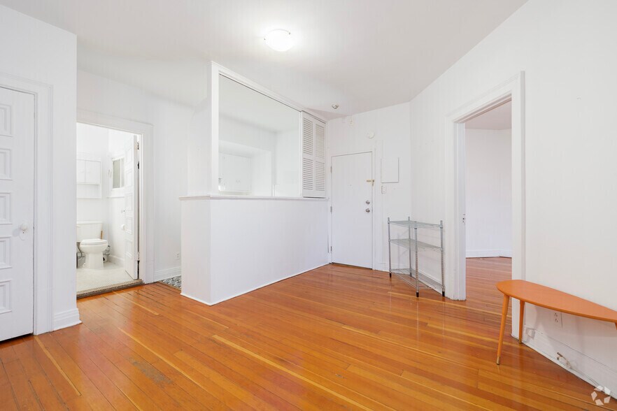 More Photos Of 2310 Rue Guy, Montréal Apartments For Lease