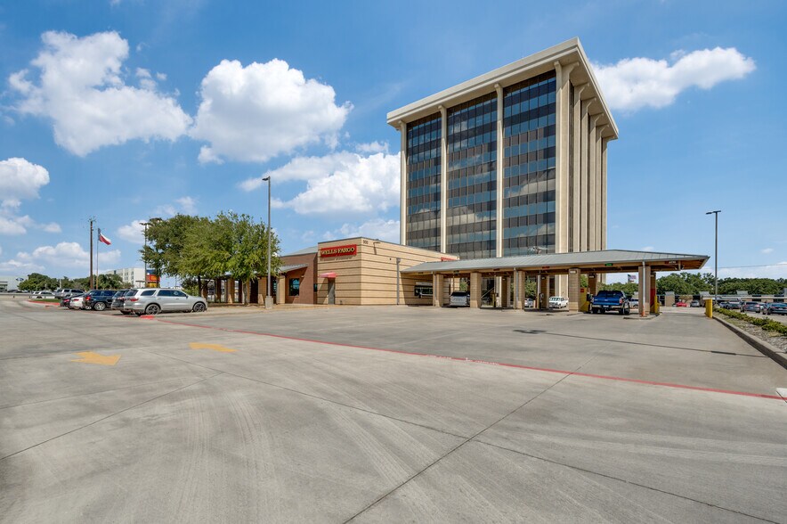 More Photos Of 930-1000 W Airport Fwy, Irving Health Club For Lease