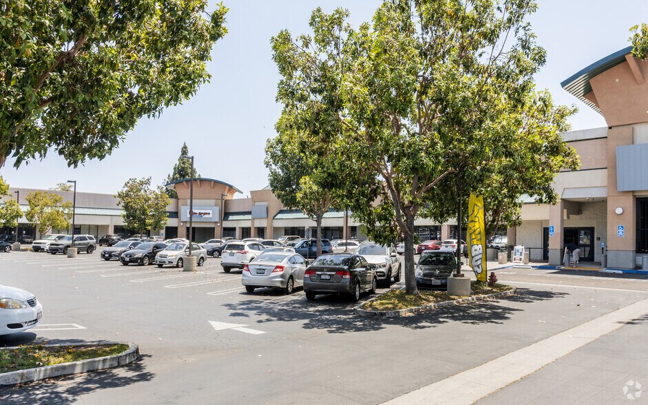 More Photos Of 3150-3170 W Lincoln Ave, Anaheim Freestanding For Lease