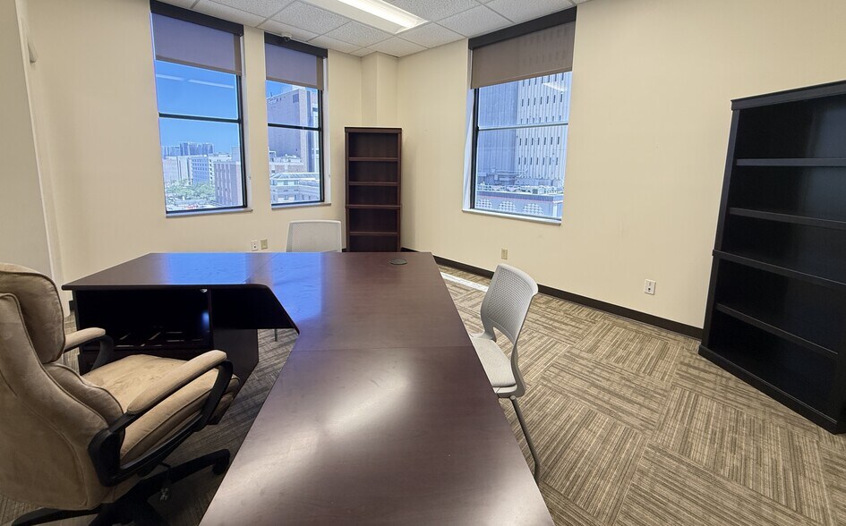 More Photos Of 707 N Franklin St, Tampa Office For Sale