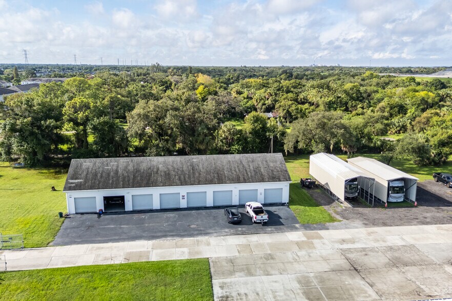 More Photos Of 6901 S 78th St, Riverview Warehouse For Lease
