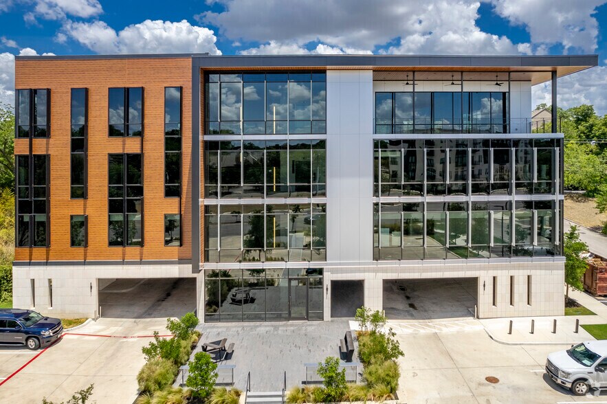 More Photos Of 200 Austin Hwy, San Antonio Office For Lease