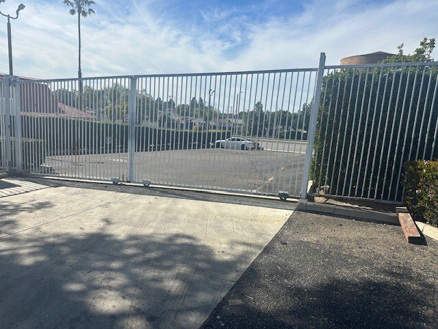 More Photos Of 570 S Beach Blvd, La Habra Mixed Retail For Sale