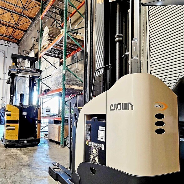 More Photos Of 4020 W Valley Blvd, Walnut Light Distribution For Lease