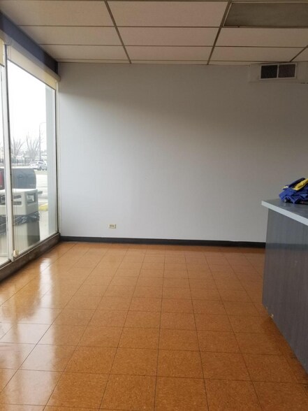 More Photos Of 611-625 Wentworth Ave, Calumet City General Retail For Sale