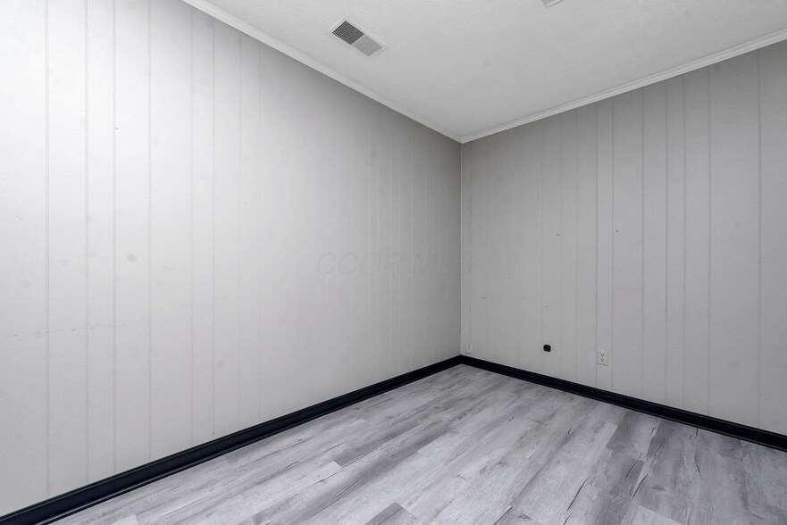 More Photos Of 444-454 E Center St, Marion Office For Sale