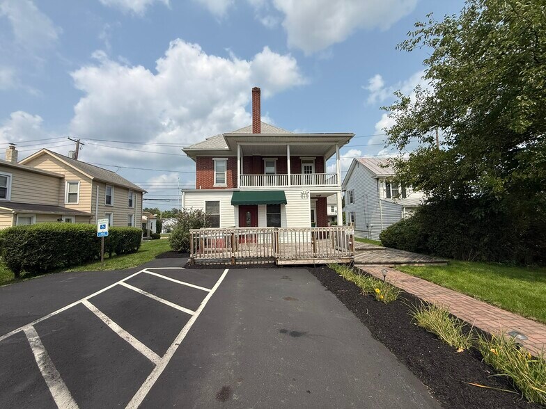 More Photos Of 40 Hockersville Rd, Hershey Freestanding For Sale