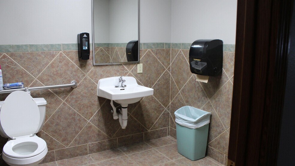 More Photos Of 687 S Taft Ave, Mason City Freestanding For Lease