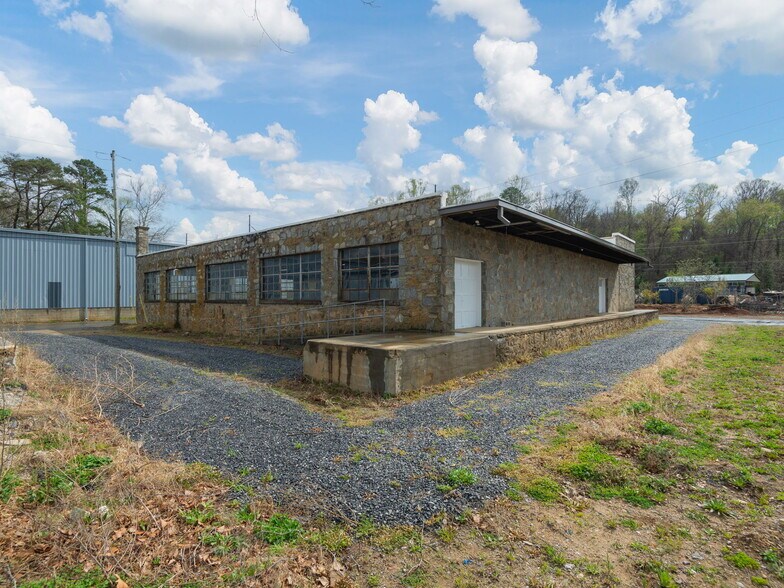 More Photos Of 24 Glendale Ave, Asheville Warehouse For Lease