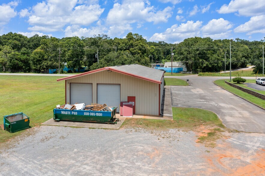 More Photos Of 6115 Old Pascagoula Rd, Mobile Light Distribution For Sale