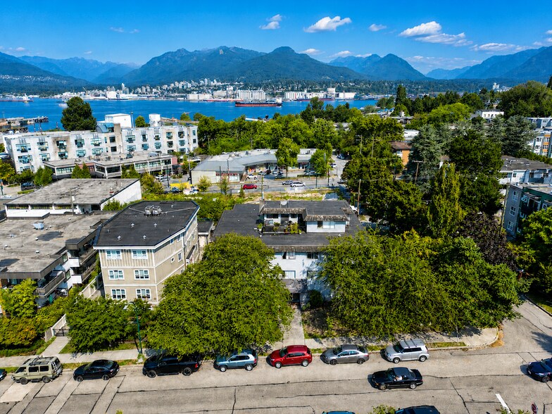 More Photos Of 2065 Triumph St, Vancouver Apartments For Sale