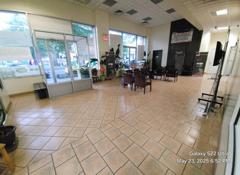 More Photos Of 34-27 Steinway St, Astoria Office For Lease