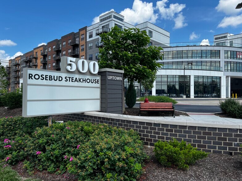 More Photos Of 500 W Dundee Rd, Wheeling Apartments For Lease