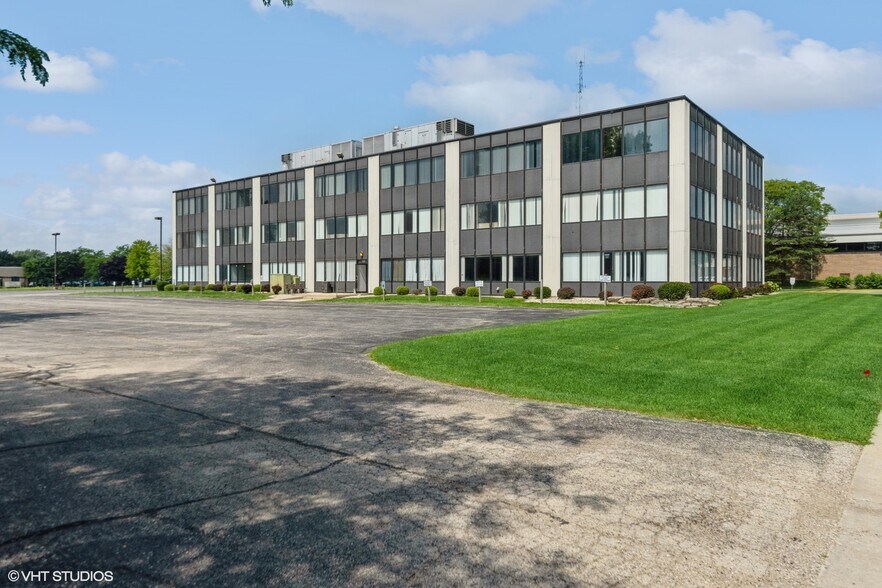 More Photos Of 600 Russel Ct, Woodstock Office For Lease