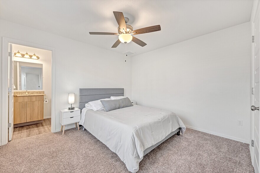 More Photos Of 1512 S Razorback Rd, Fayetteville Apartments For Sale