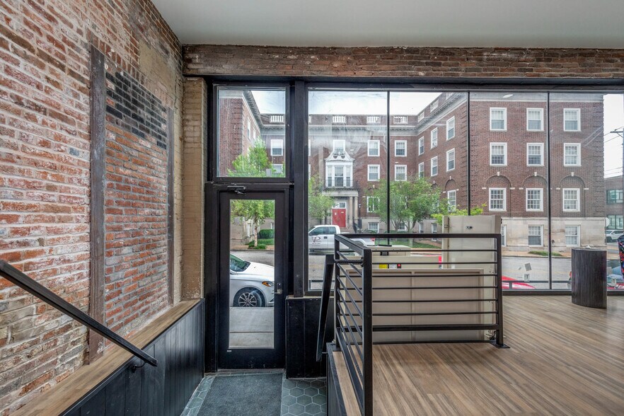 More Photos Of 2704 Locust Blvd, Saint Louis Office For Lease