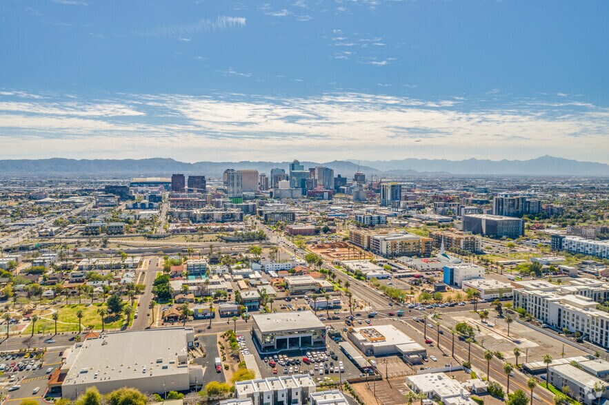 More Photos Of 320 E McDowell Rd, Phoenix Medical For Lease