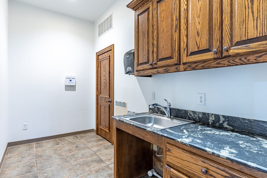 More Photos Of 3012 Ridge Rd, Rockwall Office For Lease