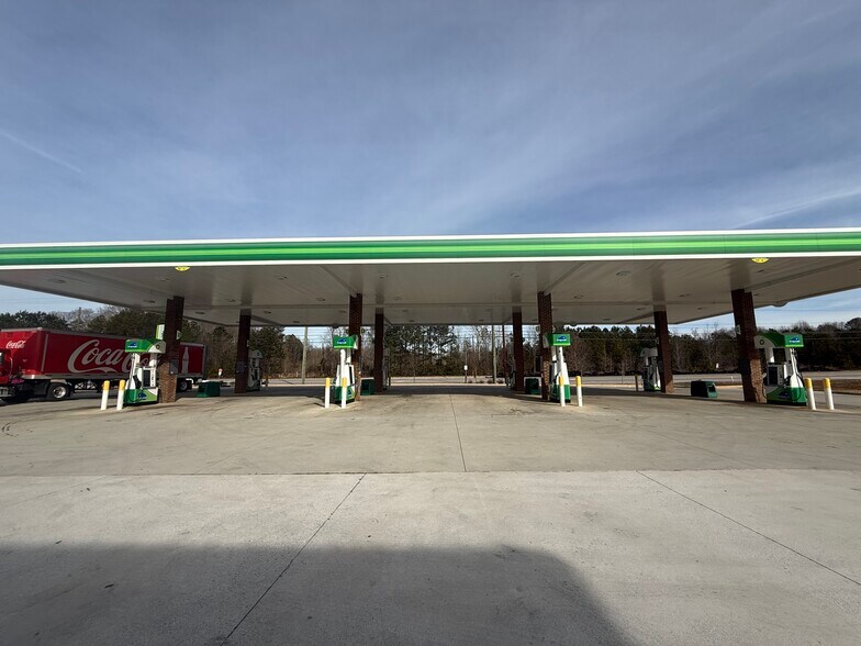 More Photos Of 92 Auburn Gate Ln, Auburn Convenience Store For Lease
