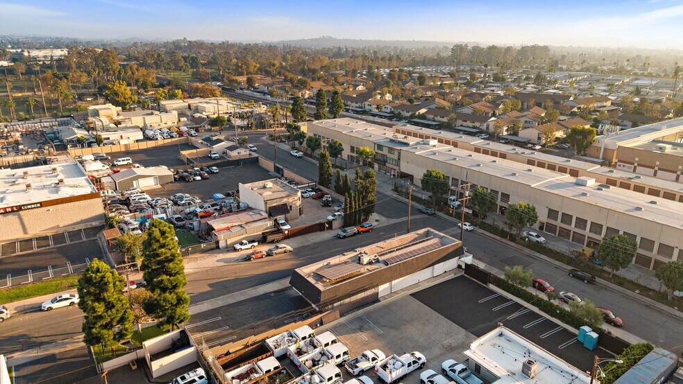 More Photos Of 23201 Orange Ave, Lake Forest Office For Sale