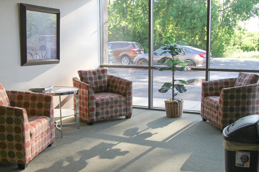 More Photos Of 1652 Greenview Dr SW, Rochester Office For Lease