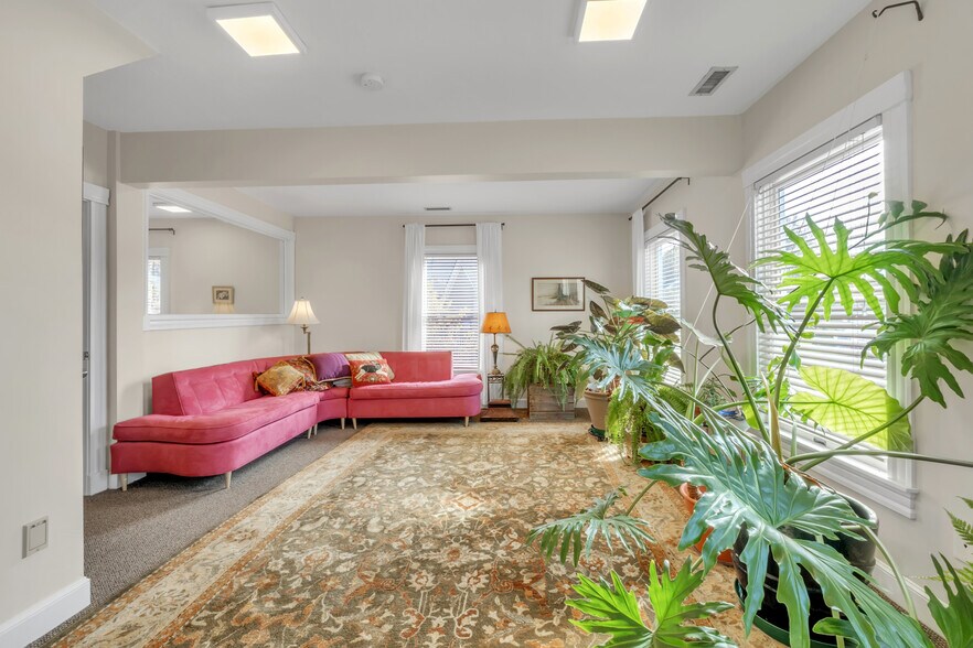 More Photos Of 1 Princeton St, Jefferson Restaurant For Sale