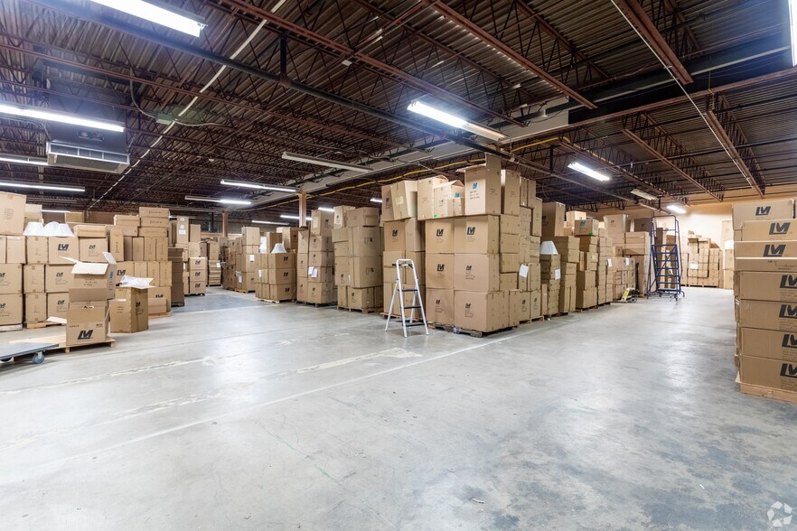 More Photos Of 252 Bethlehem Pike, Colmar Showroom For Lease