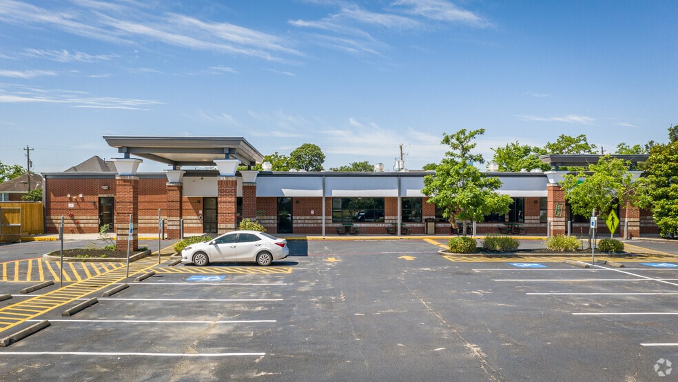 Primary Photo Of 2616 Blodgett St, Houston Office For Lease