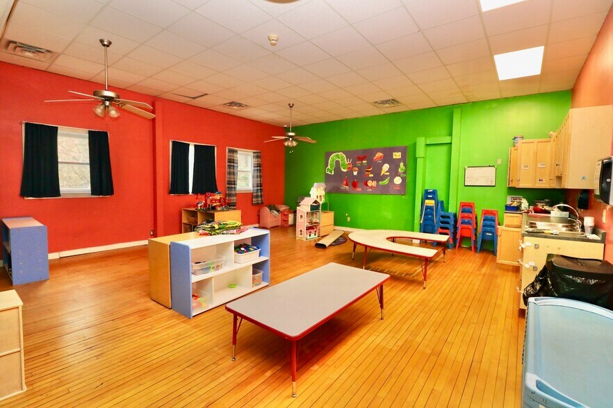 More Photos Of 715 W Locust St, Dubuque Office Residential For Sale