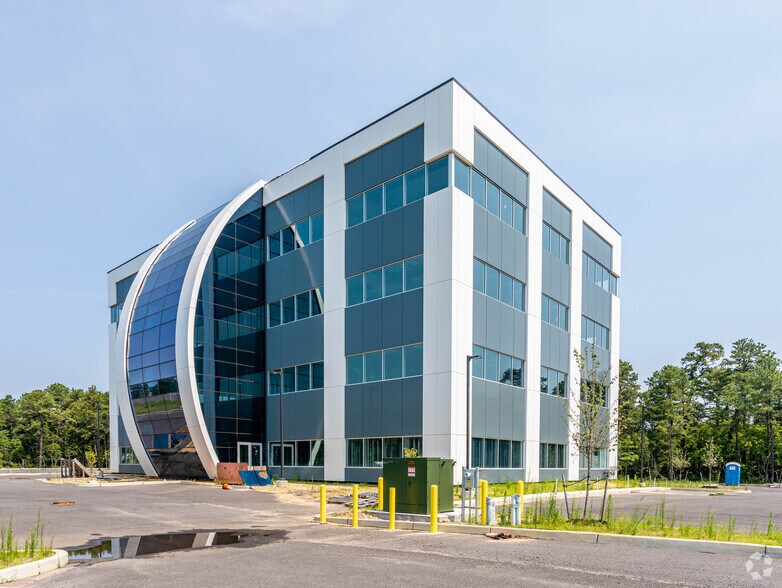 More Photos Of 1999 Cedarbridge Ave, Lakewood Office For Lease