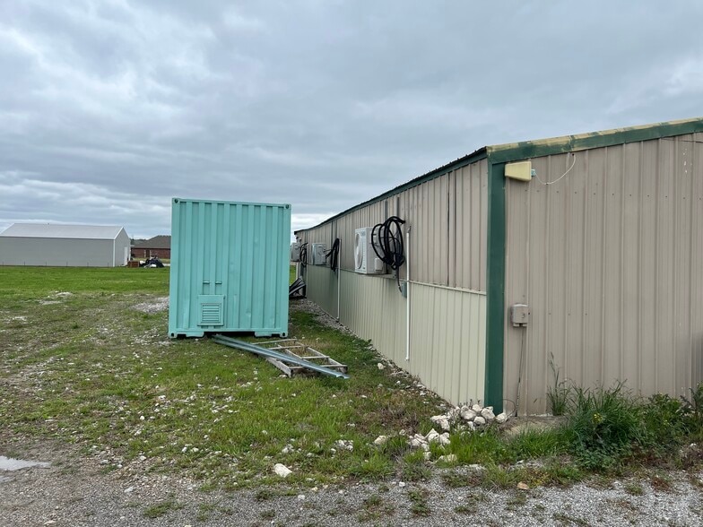 More Photos Of 15148 S 33rd West Ave, Glenpool Manufacturing For Lease