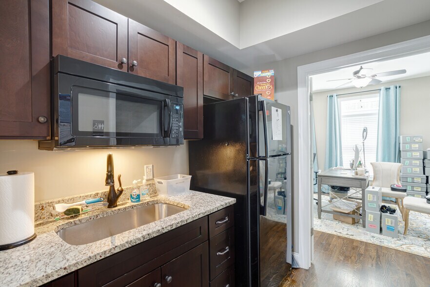 More Photos Of 239 Veterans Pky, Murfreesboro Office For Sale