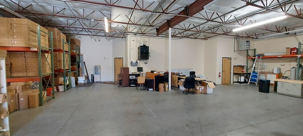More Photos Of 7399 S Tucson Way, Centennial Flex For Lease