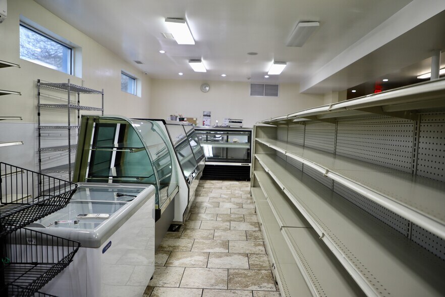 More Photos Of 4750 N 25th Ave, Schiller Park Warehouse For Sale