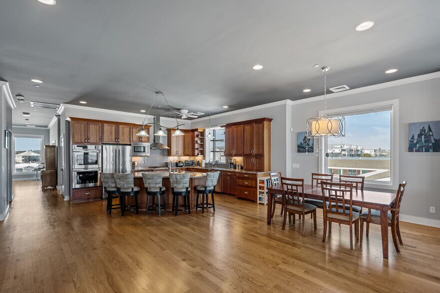More Photos Of 312 Carolina Beach Ave N, Carolina Beach Office For Sale