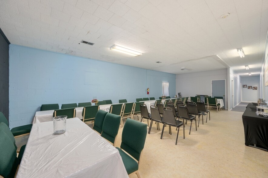 More Photos Of 17457 US-331, Freeport Specialty For Sale