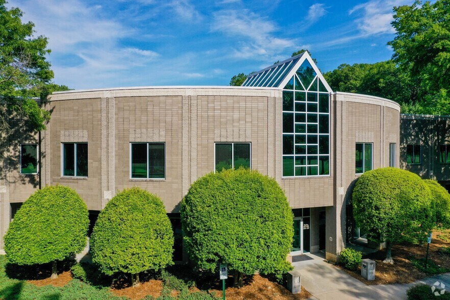 Primary Photo Of 8510 McAlpine Park Dr, Charlotte Unknown For Lease