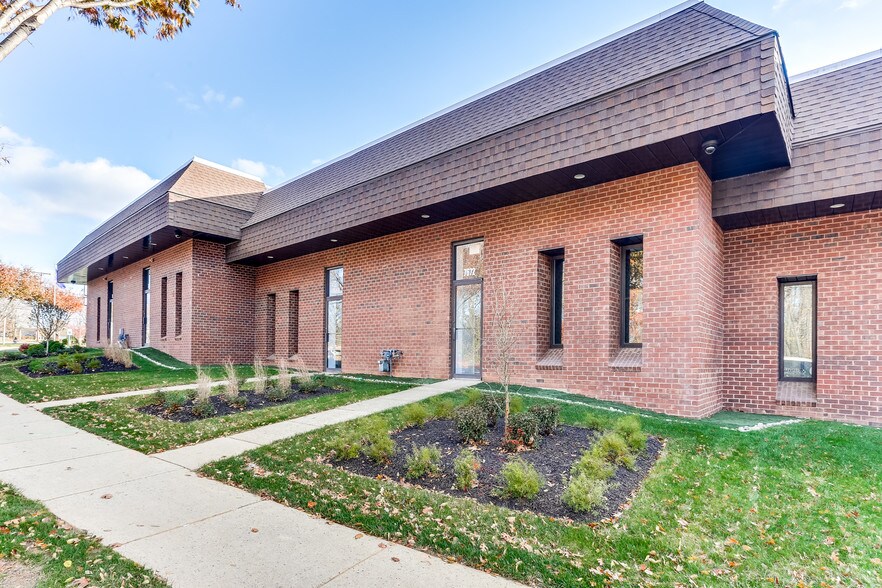 More Photos Of 7660-7680 Airpark Rd, Gaithersburg Light Distribution For Lease