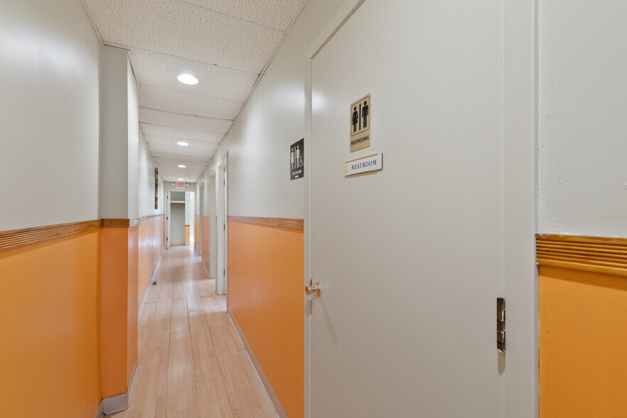 More Photos Of 2319 Vinton St, Omaha Office Residential For Sale