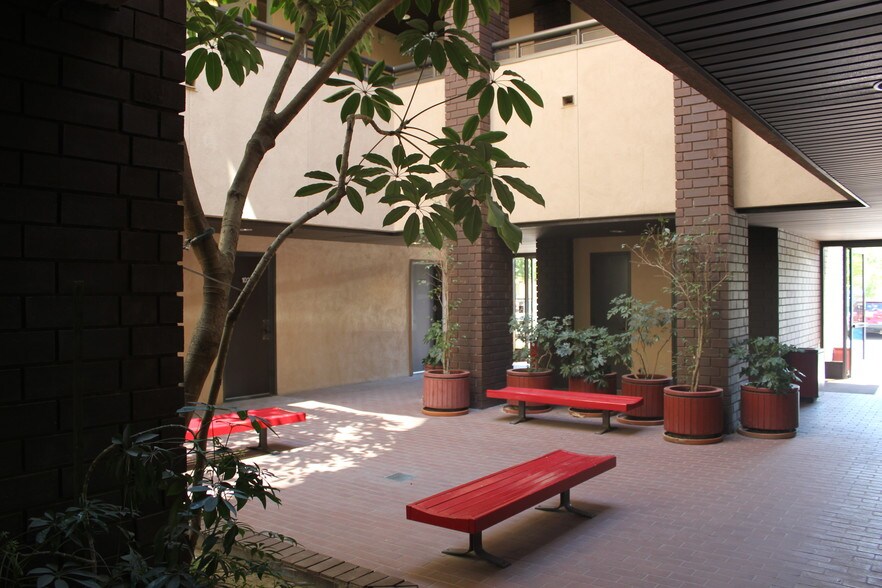 More Photos Of 2950 Sycamore Dr, Simi Valley Medical For Lease