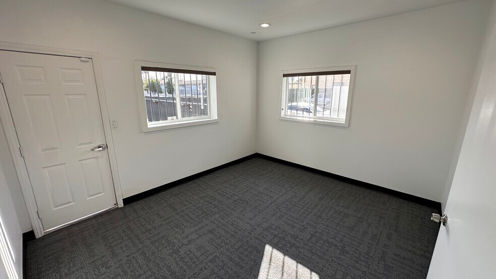 More Photos Of 1040 N Olive St, Anaheim Warehouse For Lease