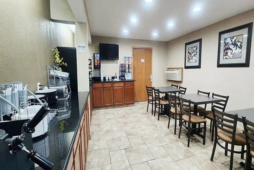 More Photos Of 1635 South 12th Ave West, Newton Hotel For Sale