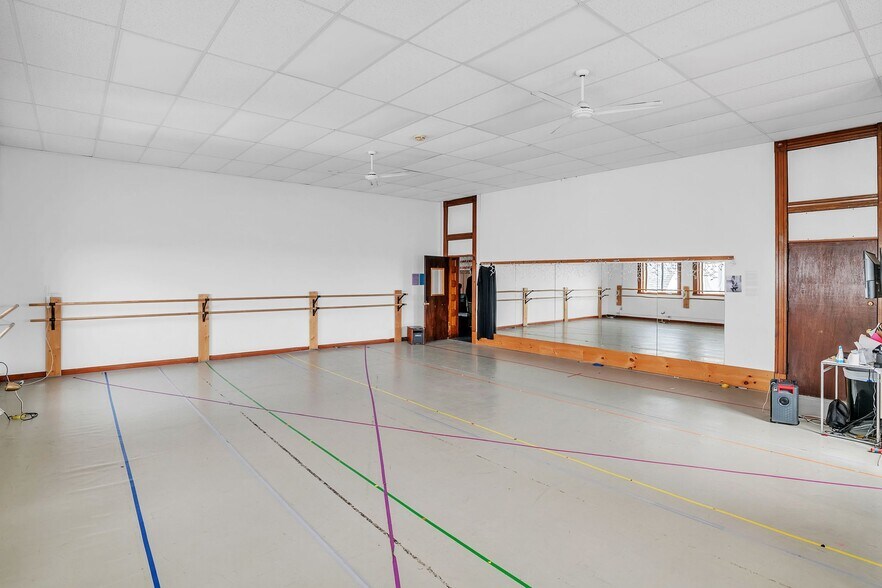 More Photos Of 34 N Main St, Orange Schools For Sale