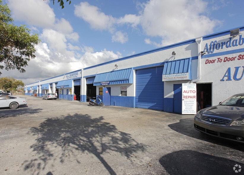 More Photos Of 1241-1251 N Dixie Hwy, Pompano Beach Warehouse For Lease