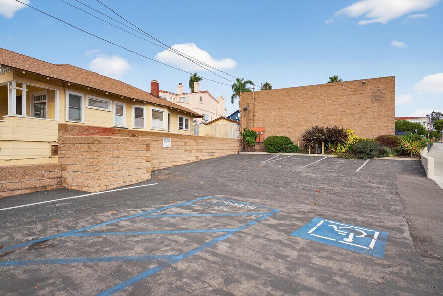 More Photos Of 401 Torrance Blvd, Redondo Beach Unknown For Lease