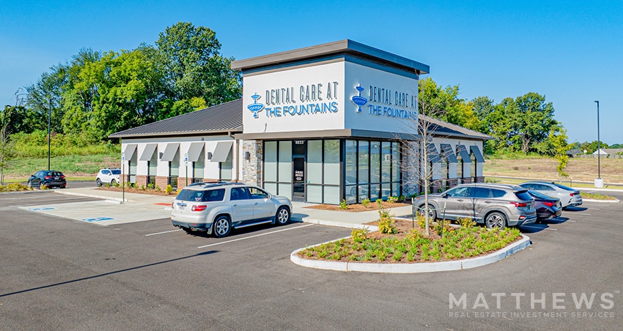 Primary Photo Of 4033 Fountain Ln, Horn Lake Healthcare For Sale