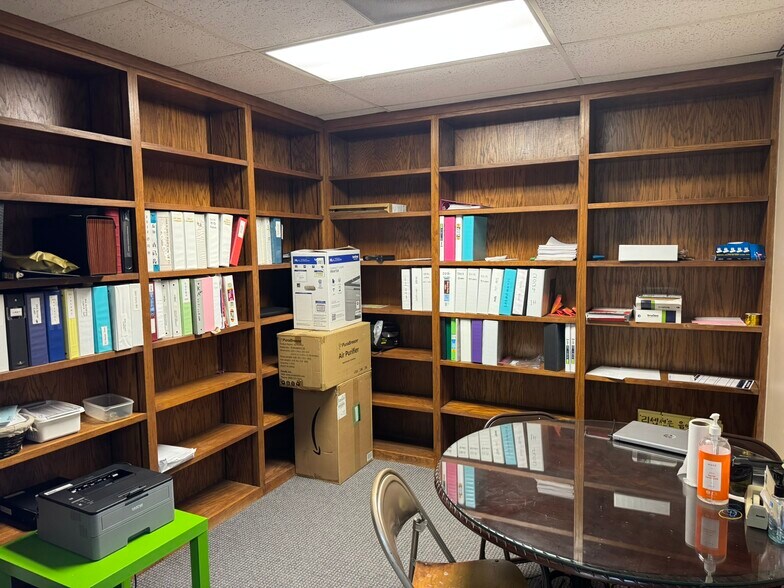 More Photos Of 3114 Old Denton Rd, Carrollton Specialty For Sale